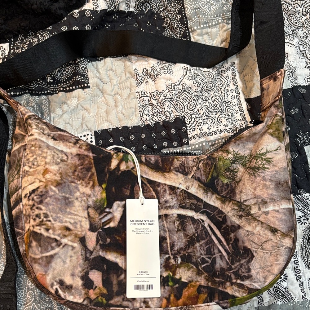 BAGGU photo forest medium crescent nwt